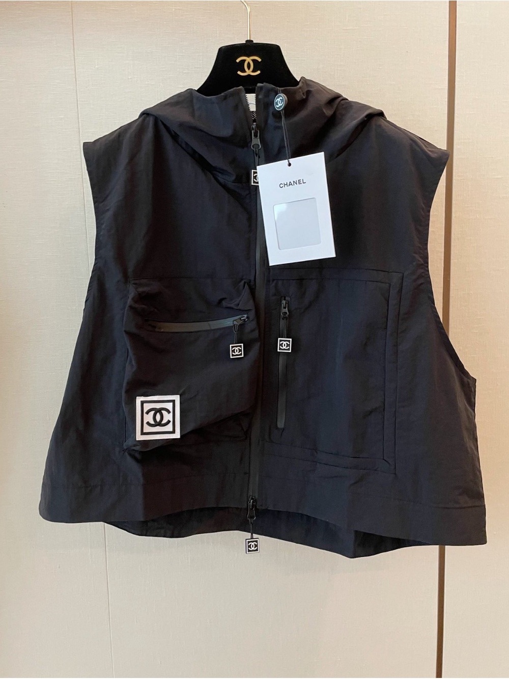 CHANEL Black Hooded Utility Vest with CC Logo Accents - Picture 3 of 7